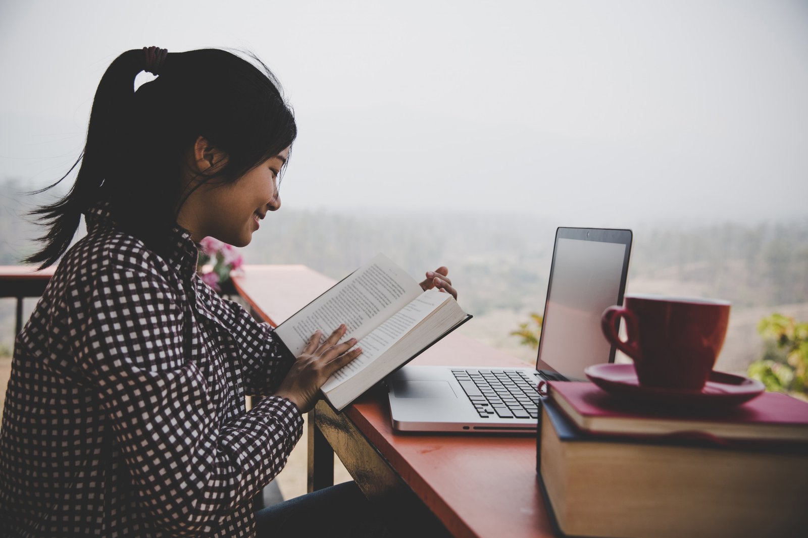 The Evolution of Online Learning: Exploring the Power of Courses in the Digital Era